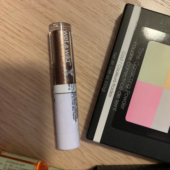 NWT Makeup bundle - Picture 5 of 5